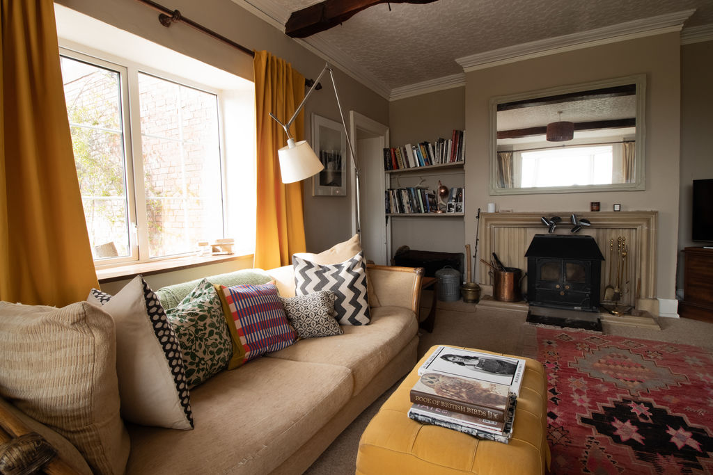 Sitting Room- click for photo gallery